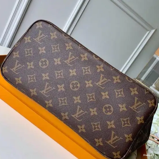 VUITTON MM NEVERFULL LOUIS 0517
